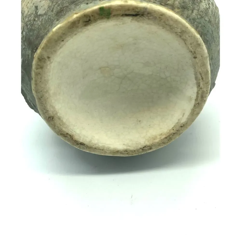 Unbranded majolica adorned